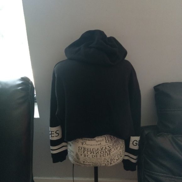 😍😍Crop hoodie😍😍 - Picture 2 of 7